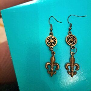 Fleur de Lis bronze tone earrings Brand New